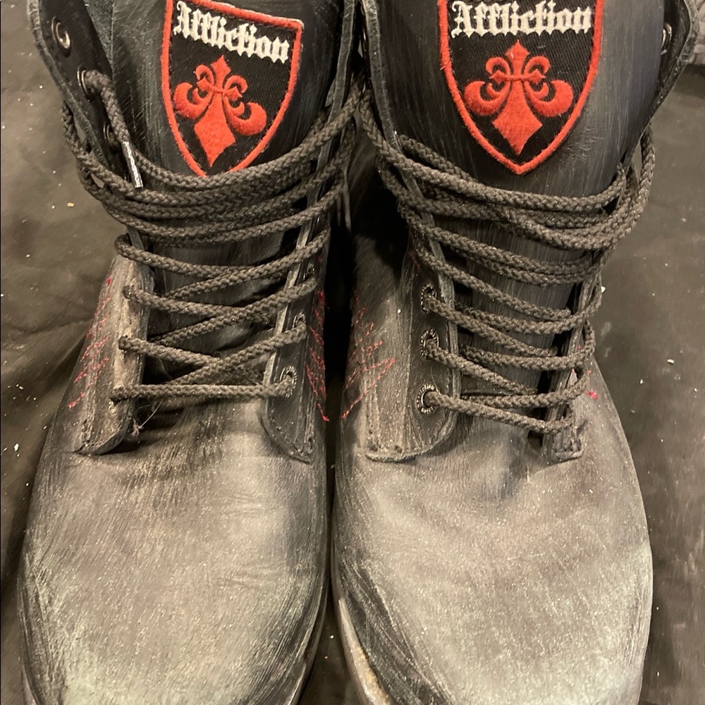 Mens affliction work boots size 12 skulls on sides